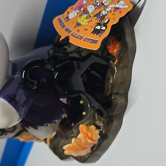 BNWT Hello Kitty and Friends RIP Halloween Decor - Picture 7 of 9